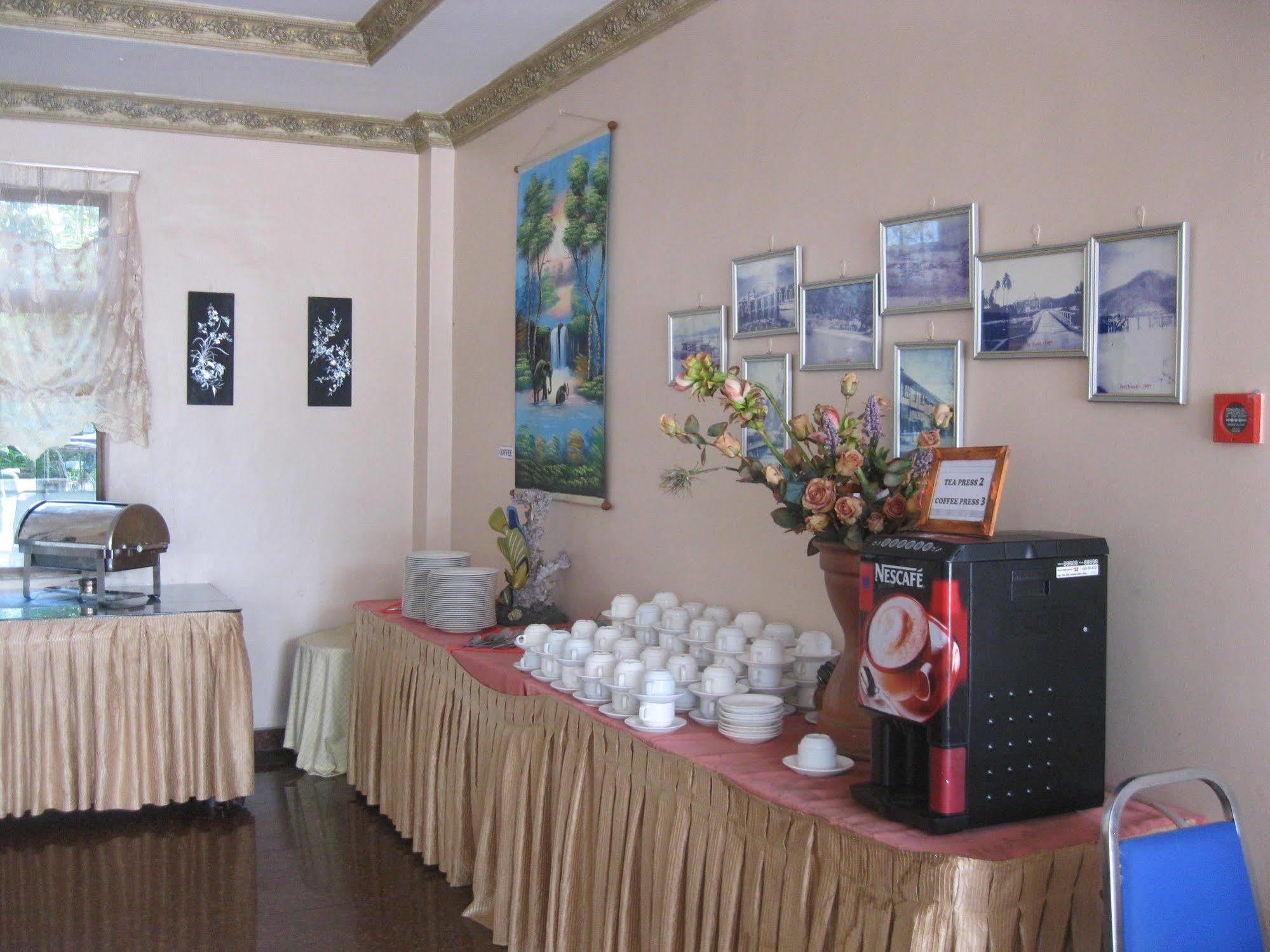Langkawi Baron Hotel Kuah Exterior foto